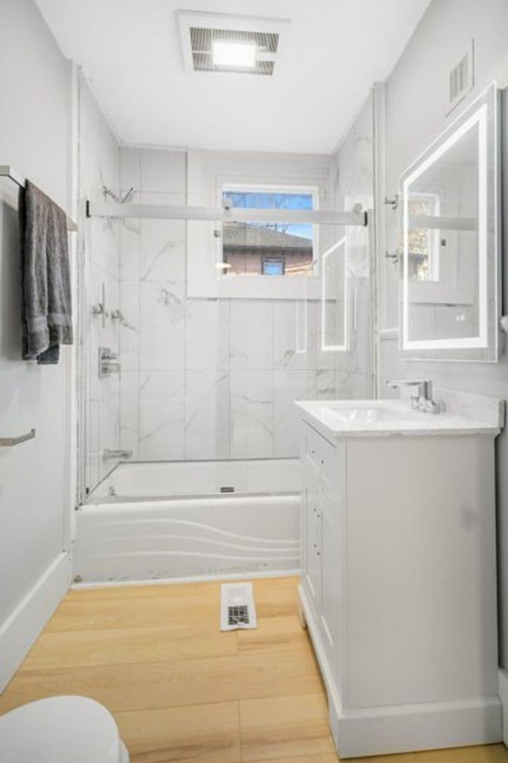 Ithaca Apartment: 702 E State St