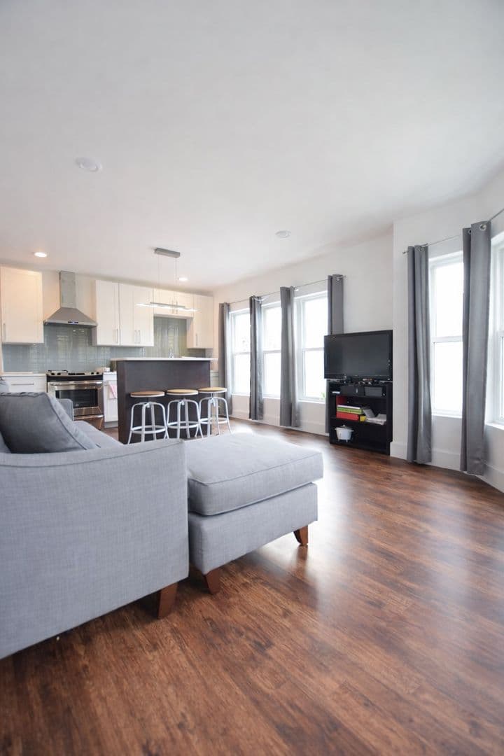 Ithaca Apartment: 707 E. Seneca St