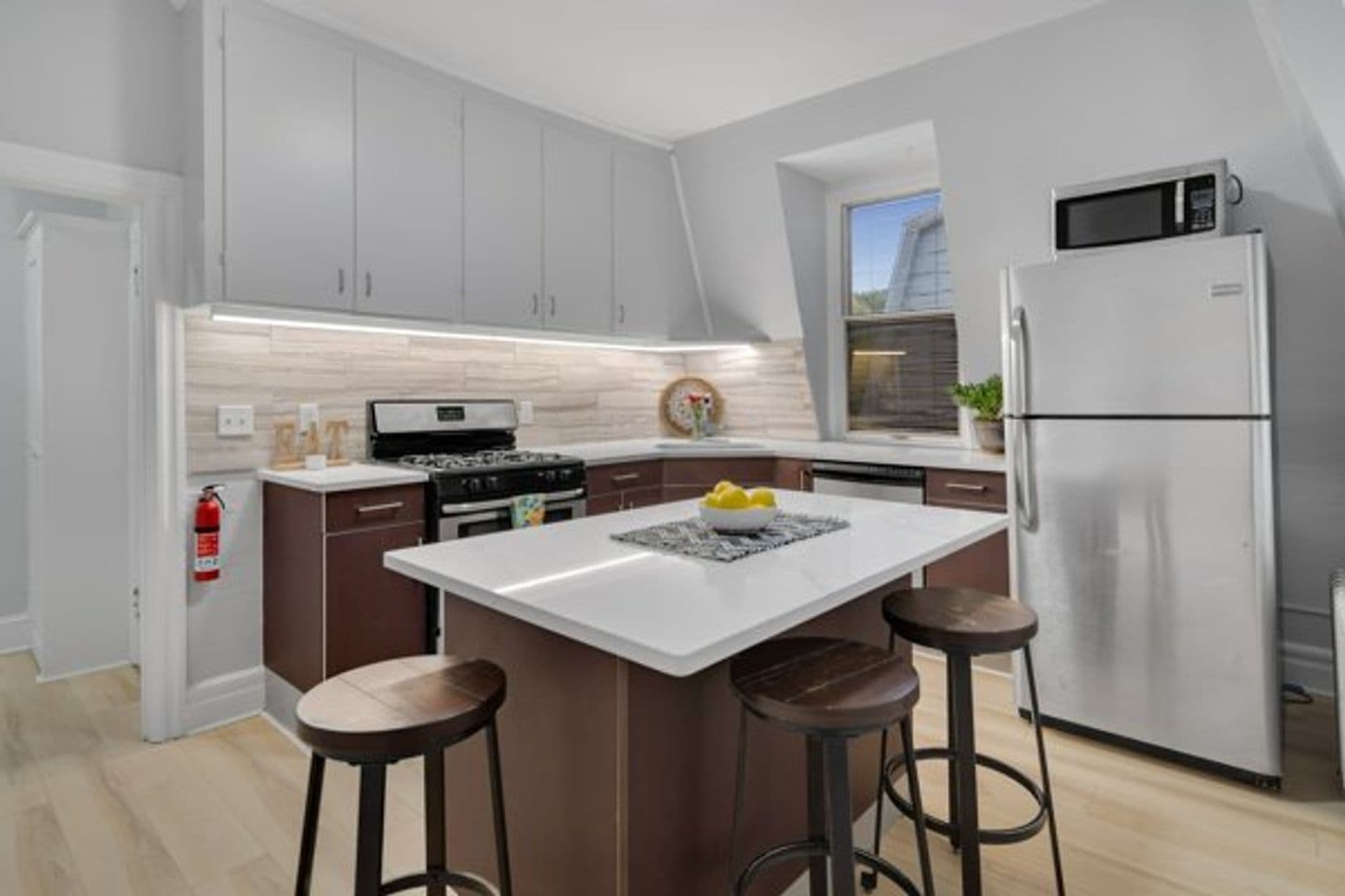 Ithaca Apartment: 702 E State St