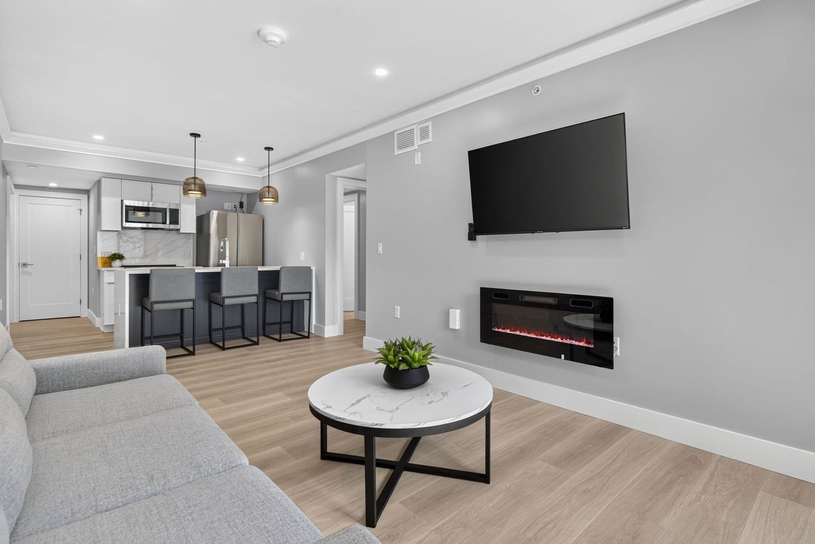 Ithaca Apartment: 201 Oak Avenue