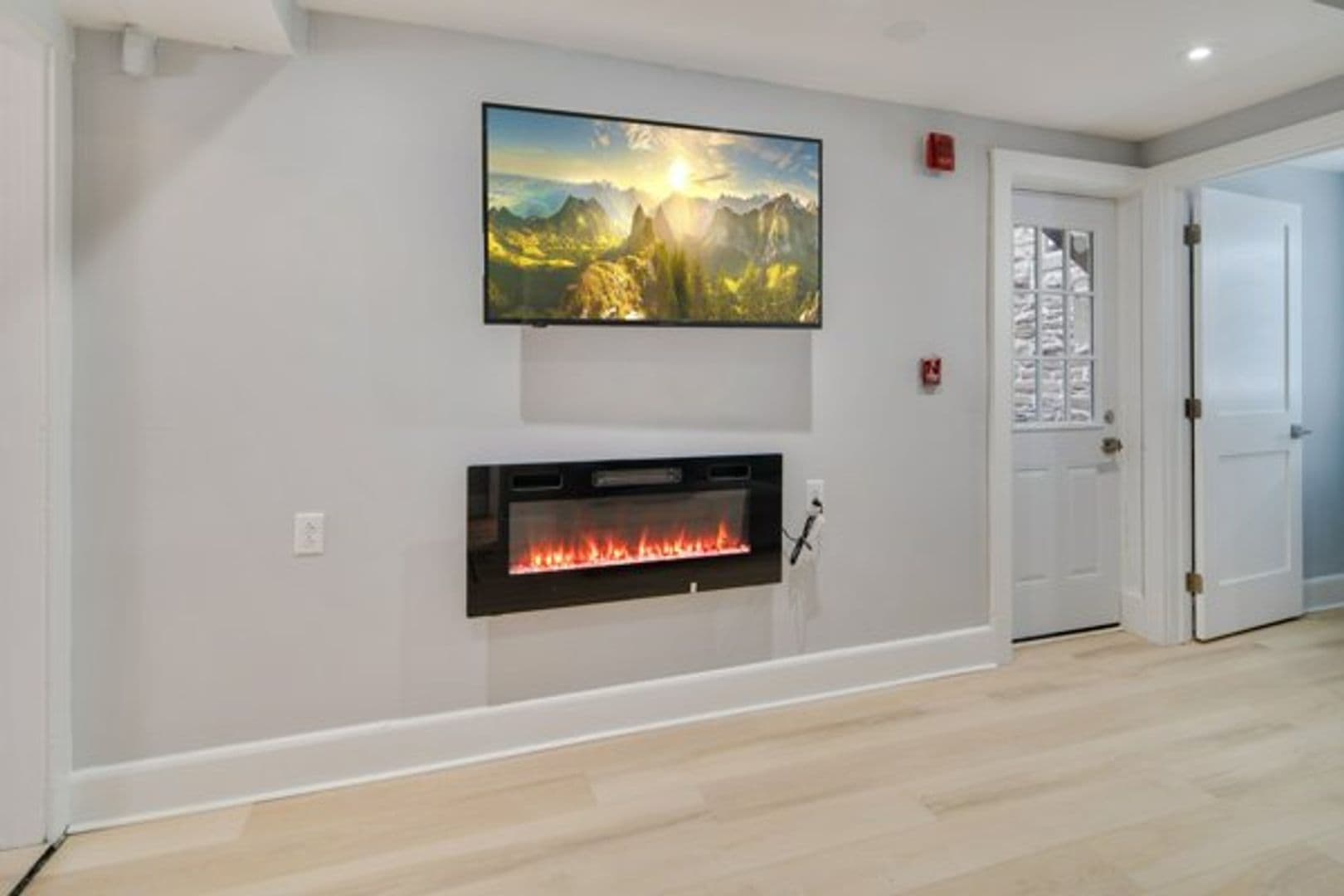 Ithaca Apartment: 504 Stewart Ave