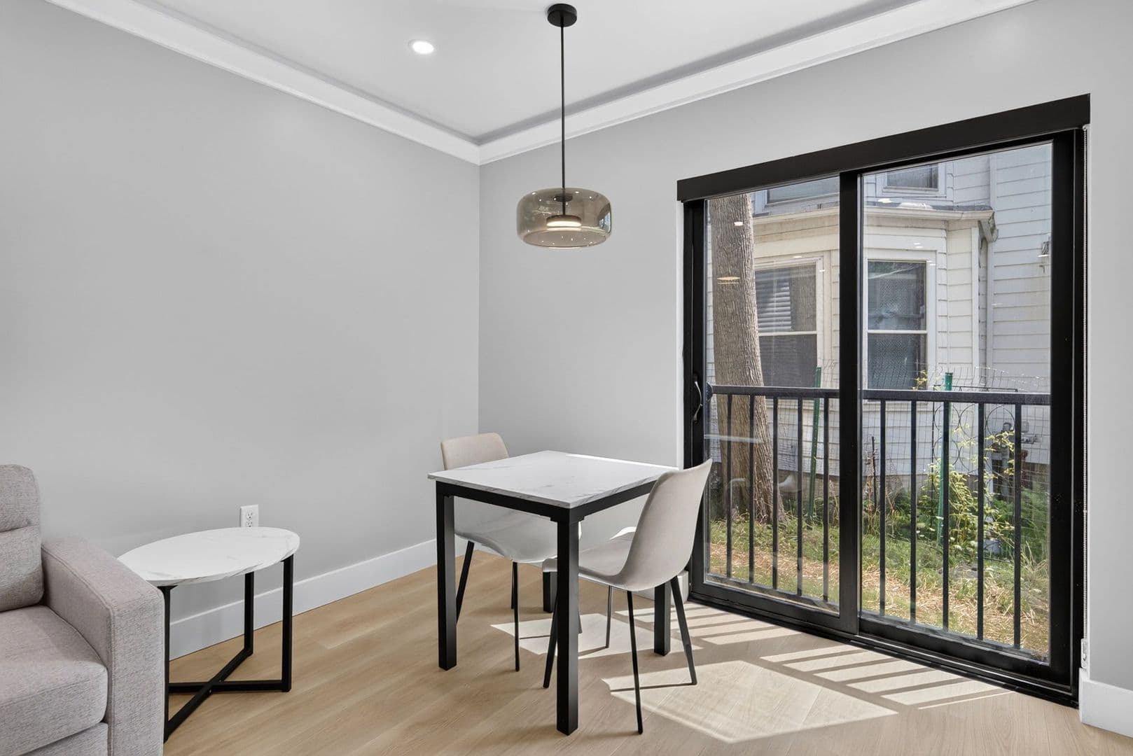 Ithaca Apartment: 201 Oak Avenue