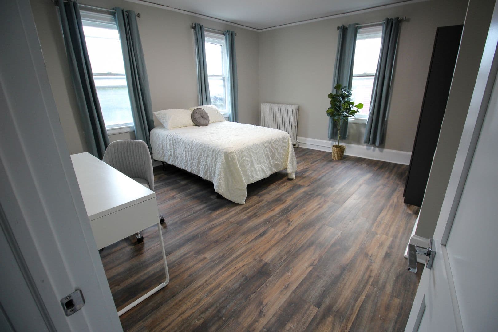 Ithaca Apartment: 613 E State St