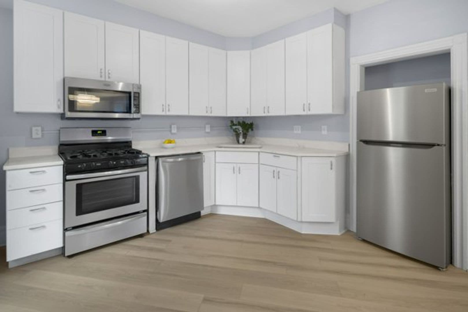 Ithaca Apartment: 702 E State St