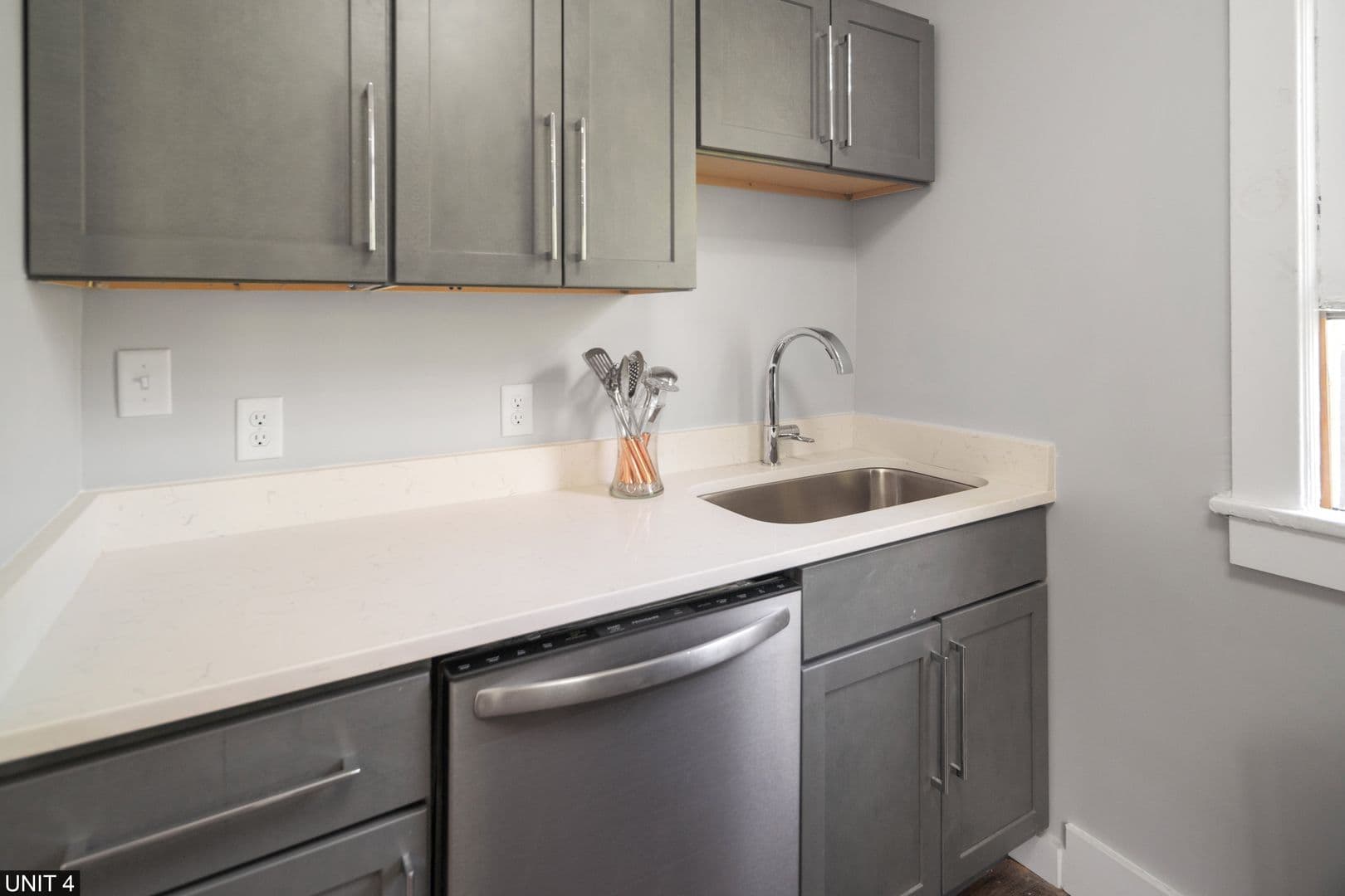 Ithaca Apartment: 109 Williams St