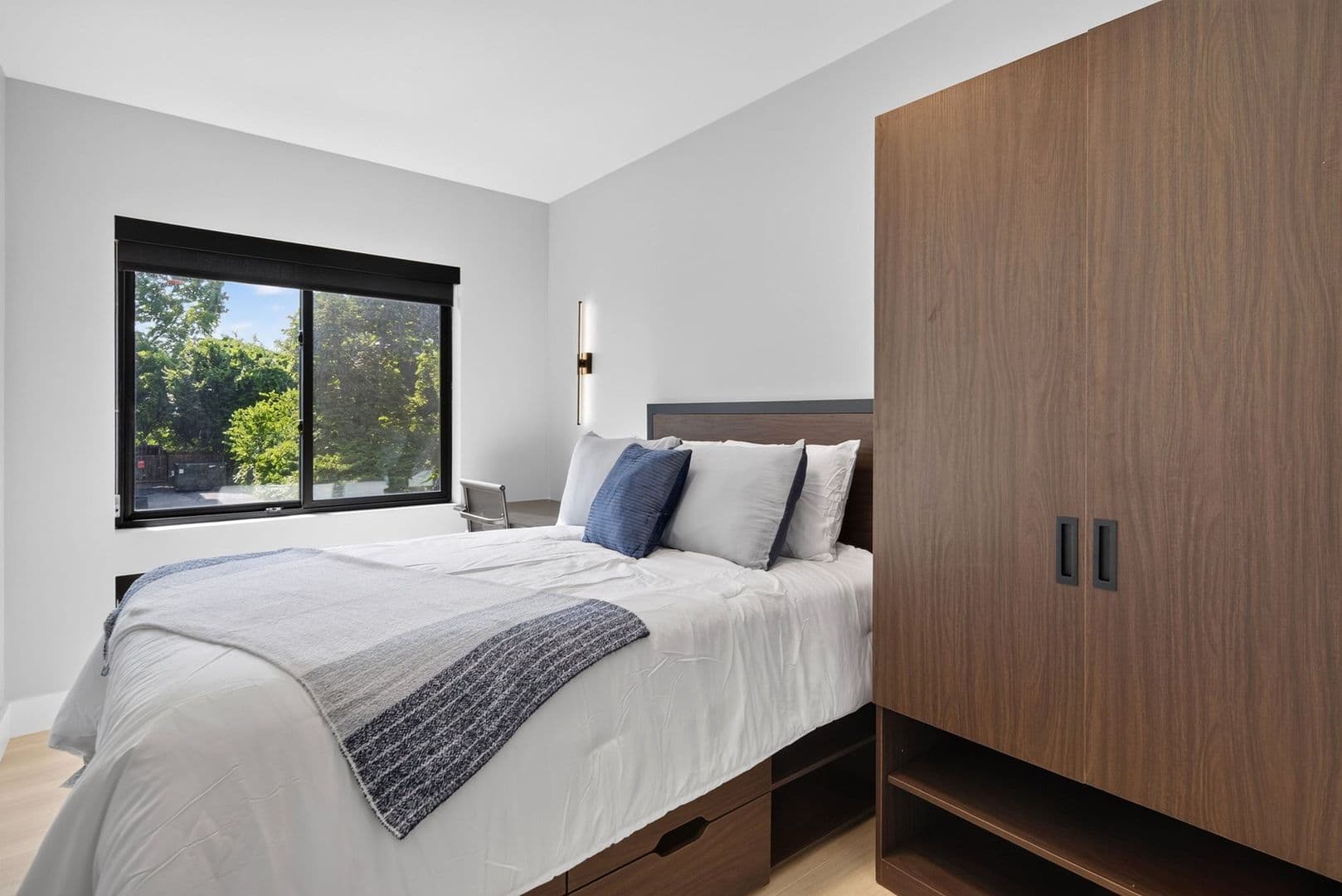 Ithaca Apartment: 201 Oak Avenue