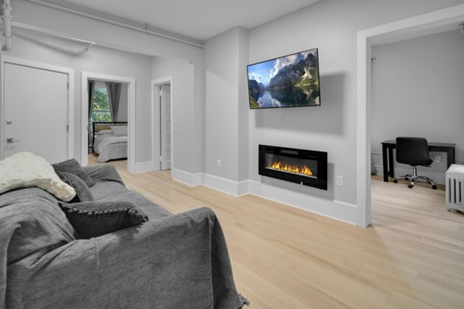 Ithaca Apartment: 702 E State St