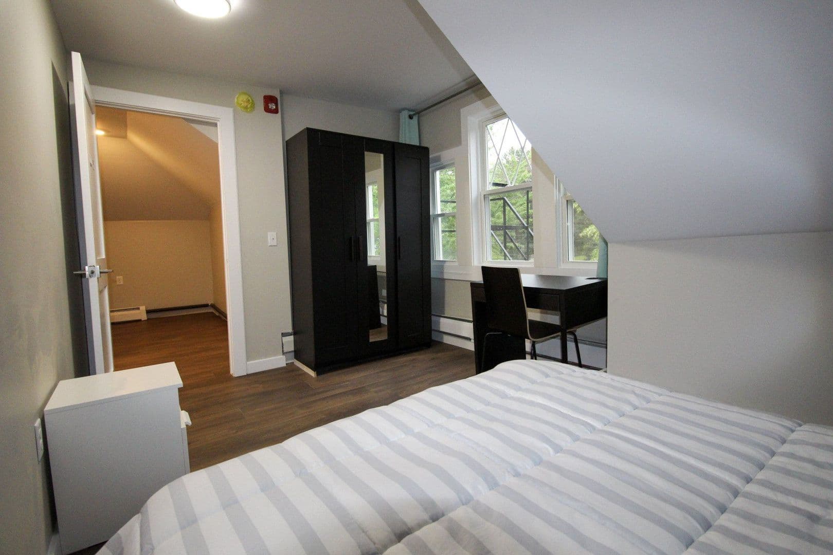 Ithaca Apartment: 522 Stewart Ave