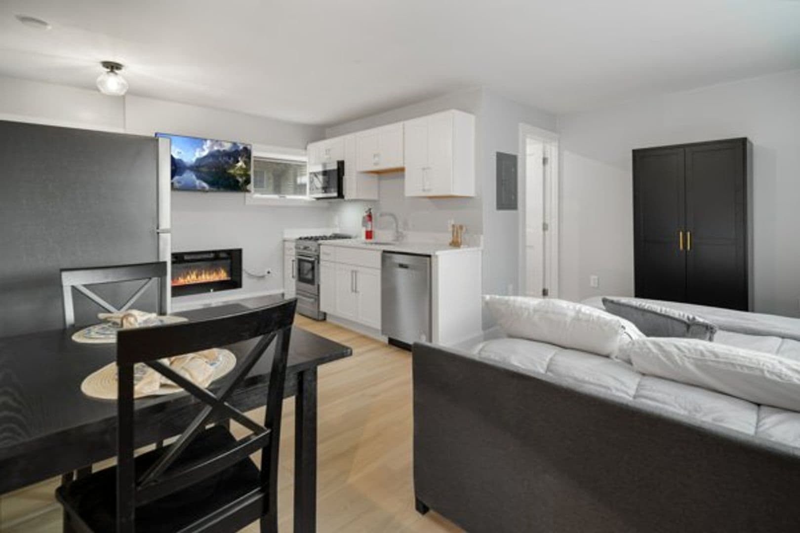 Ithaca Apartment: 504 Stewart Ave