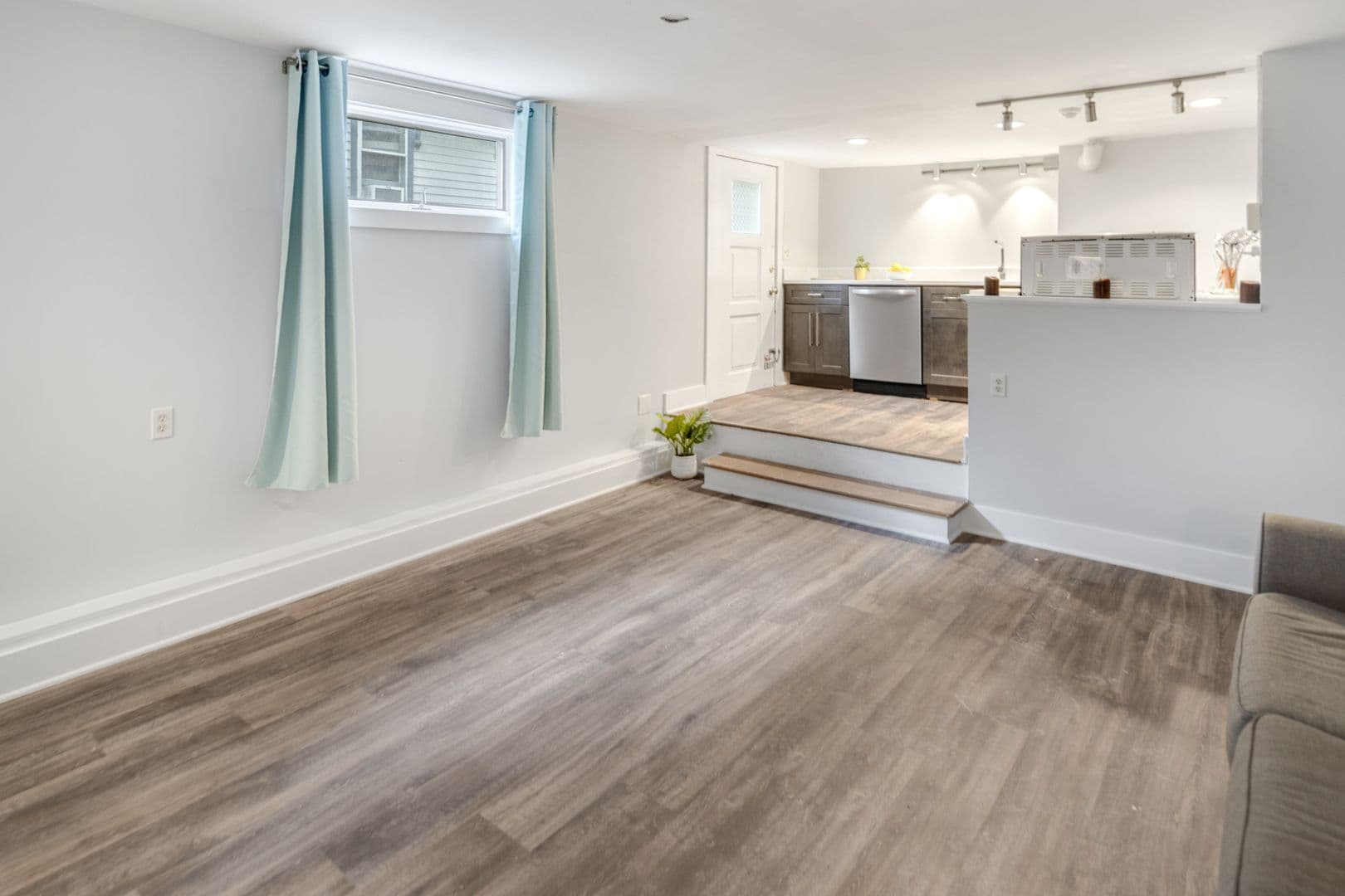 Ithaca Apartment: 404-406 University Ave