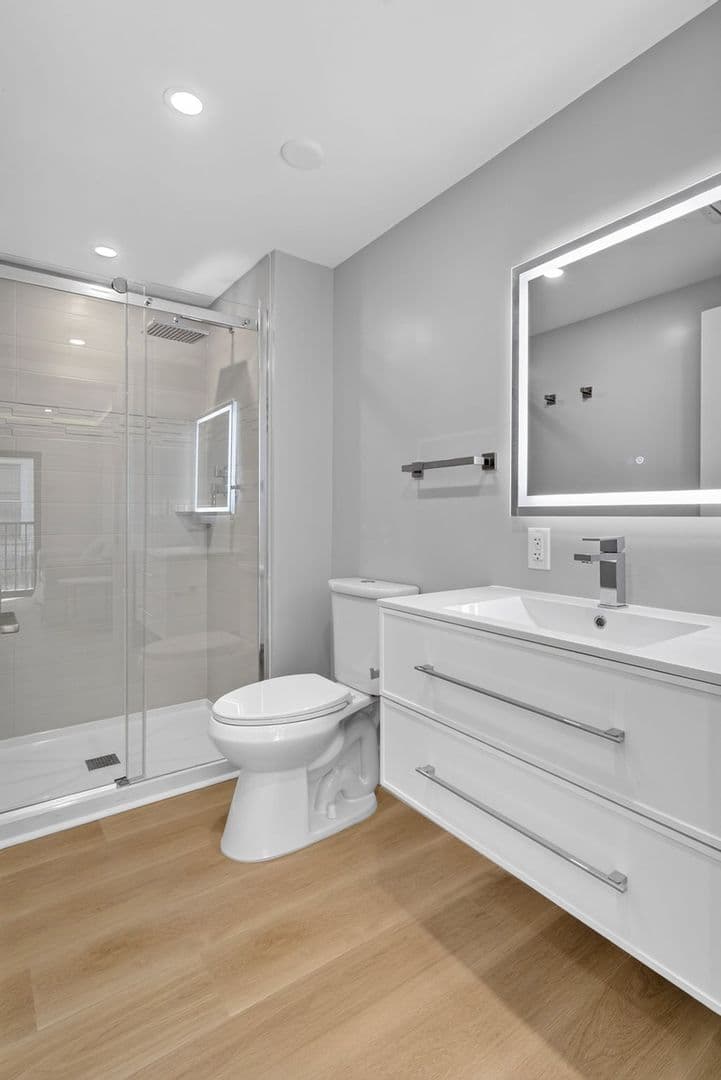 Ithaca Apartment: 201 Oak Avenue