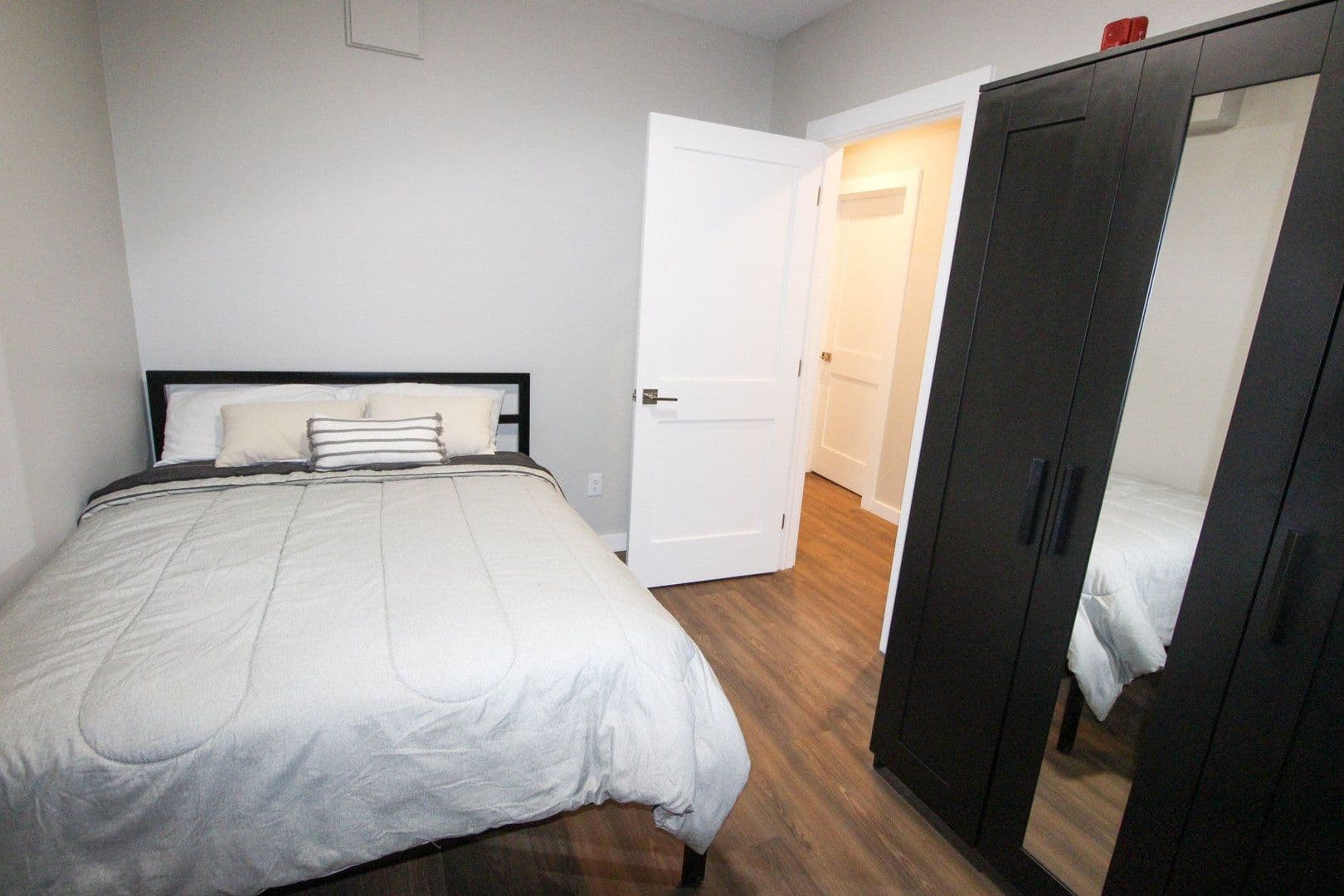 Ithaca Apartment: 522 Stewart Ave
