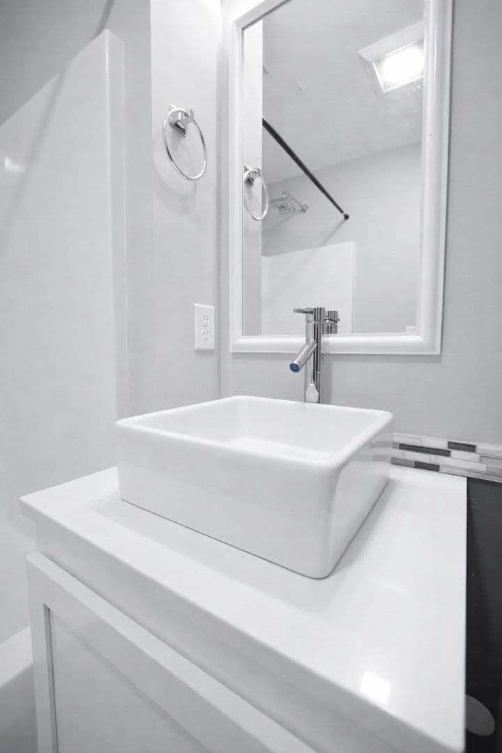 Ithaca Apartment: 605 S Aurora St