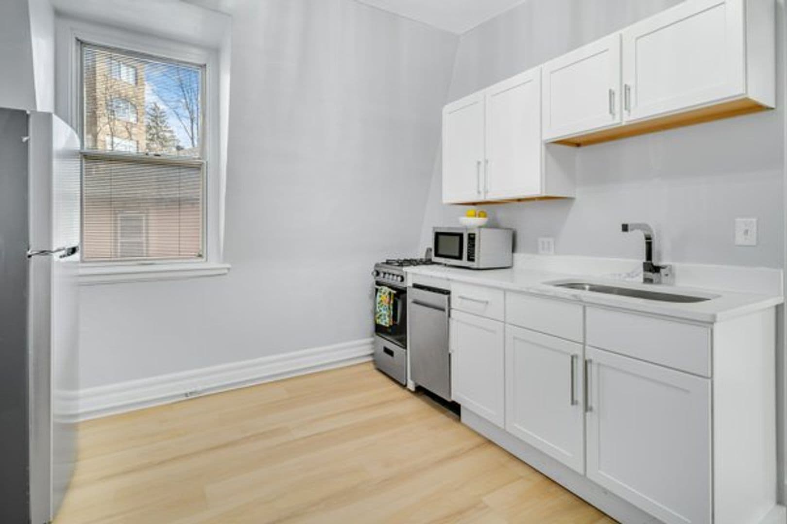 Ithaca Apartment: 702 E State St