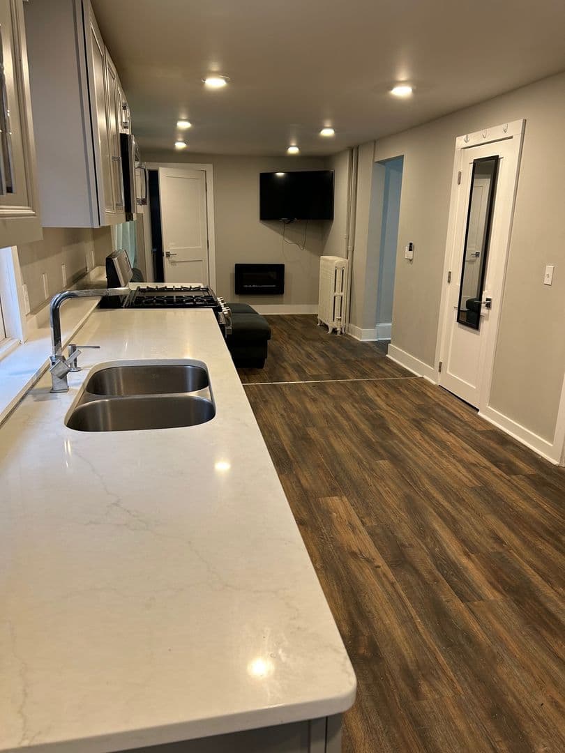 Ithaca Apartment: 613 E State St
