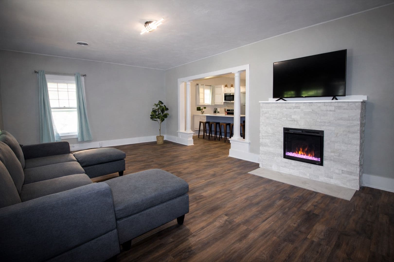 Ithaca Apartment: 613 E State St