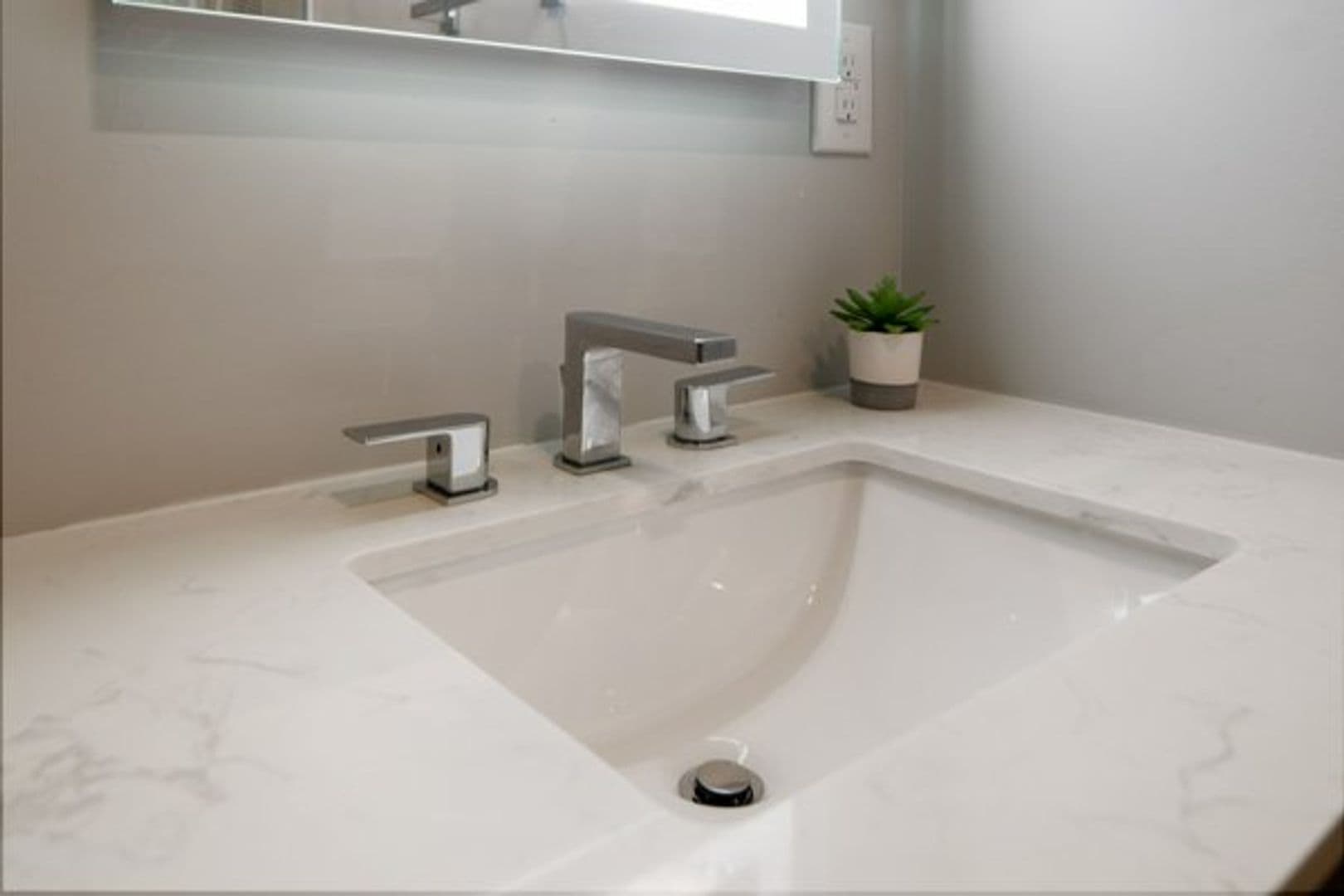 Ithaca Apartment: 404-406 University Ave
