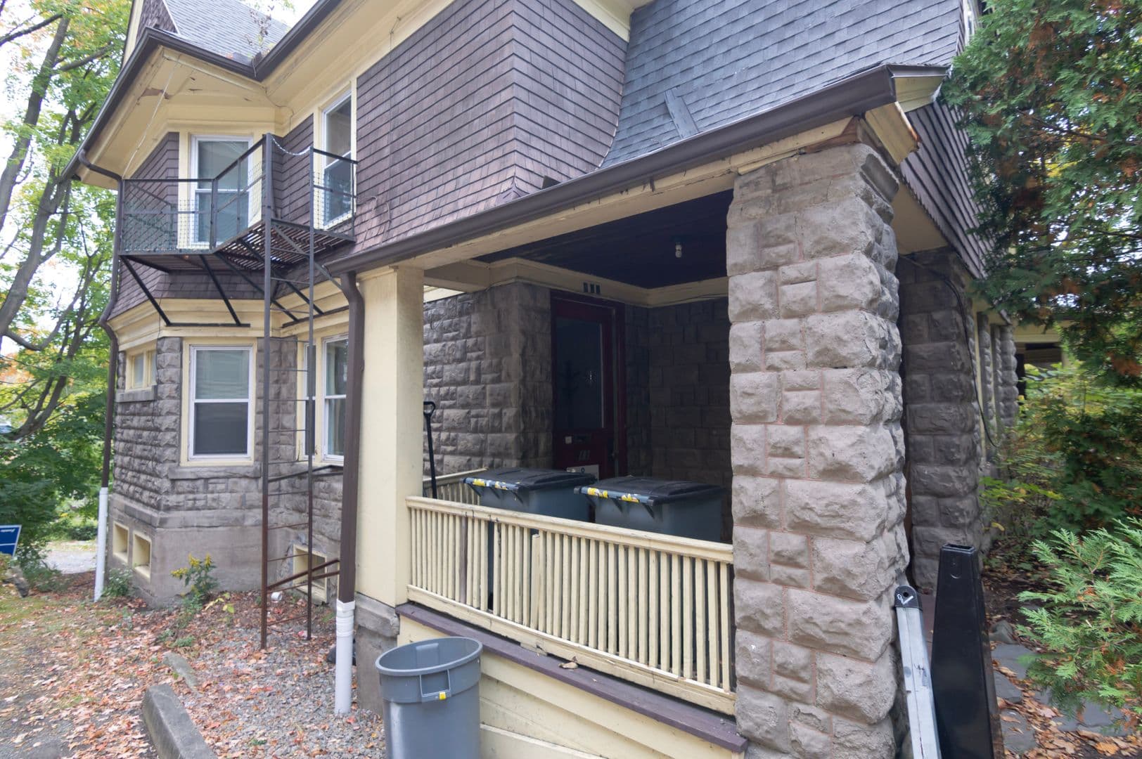 Ithaca Apartment: 609 E State St