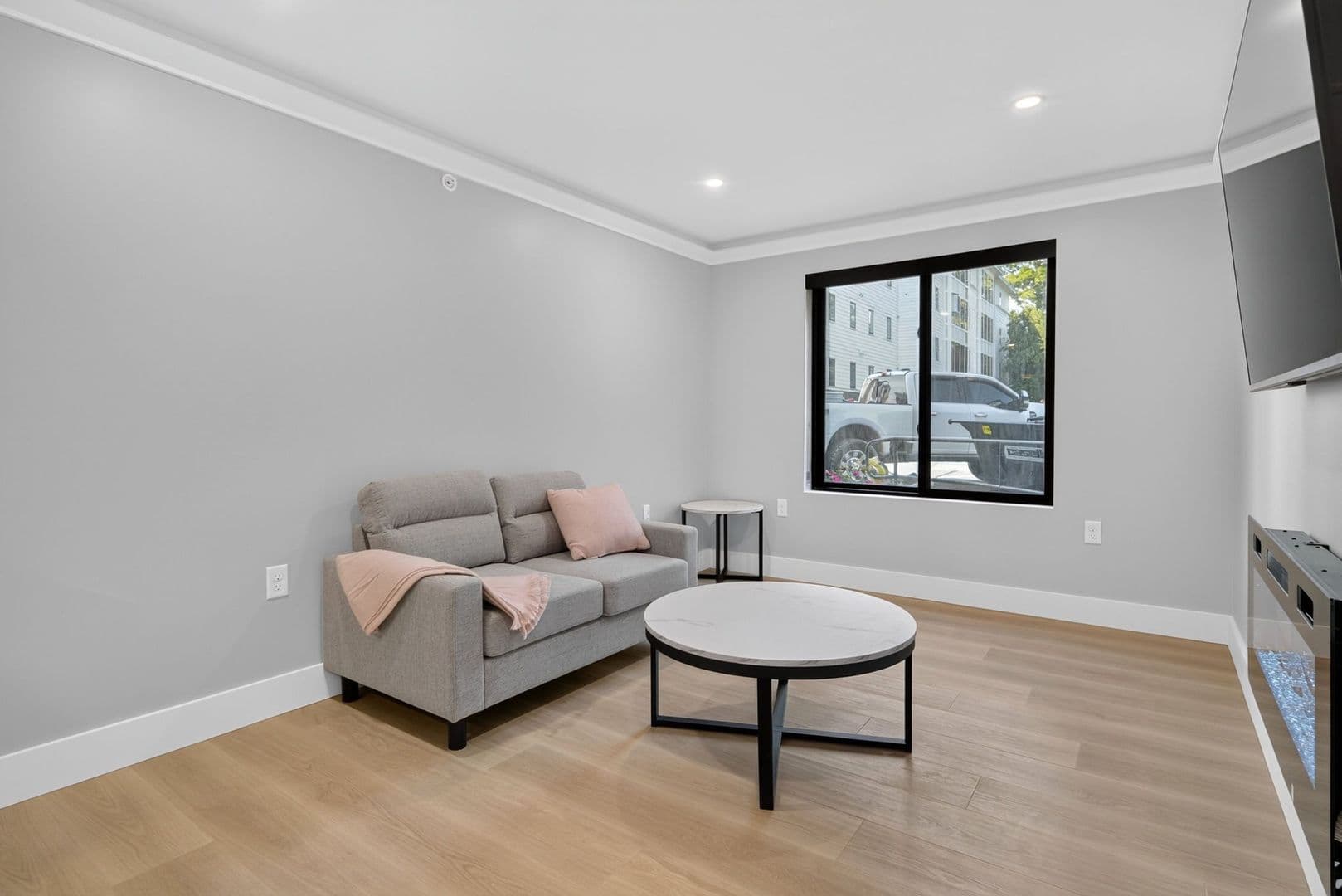 Ithaca Apartment: 201 Oak Avenue