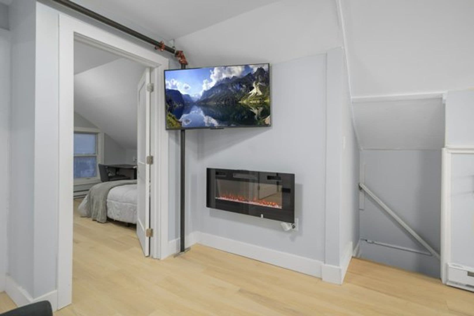 Ithaca Apartment: 504 Stewart Ave