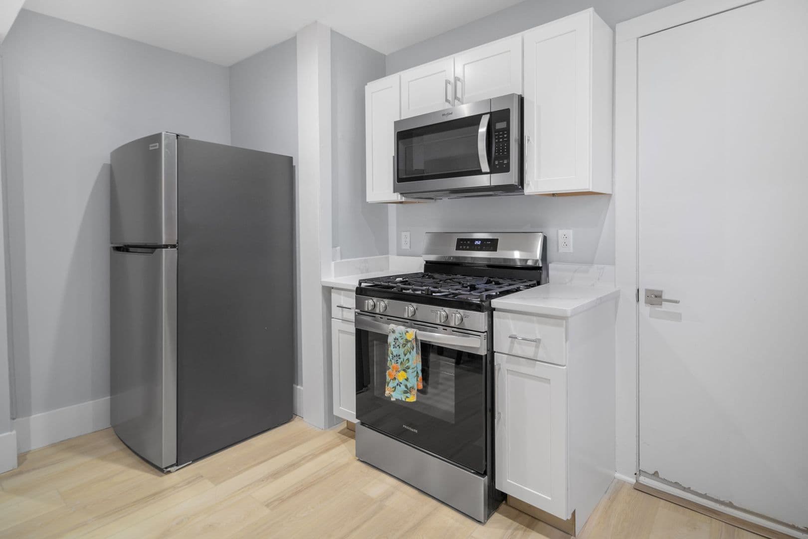 Ithaca Apartment: 104 Harvard Pl