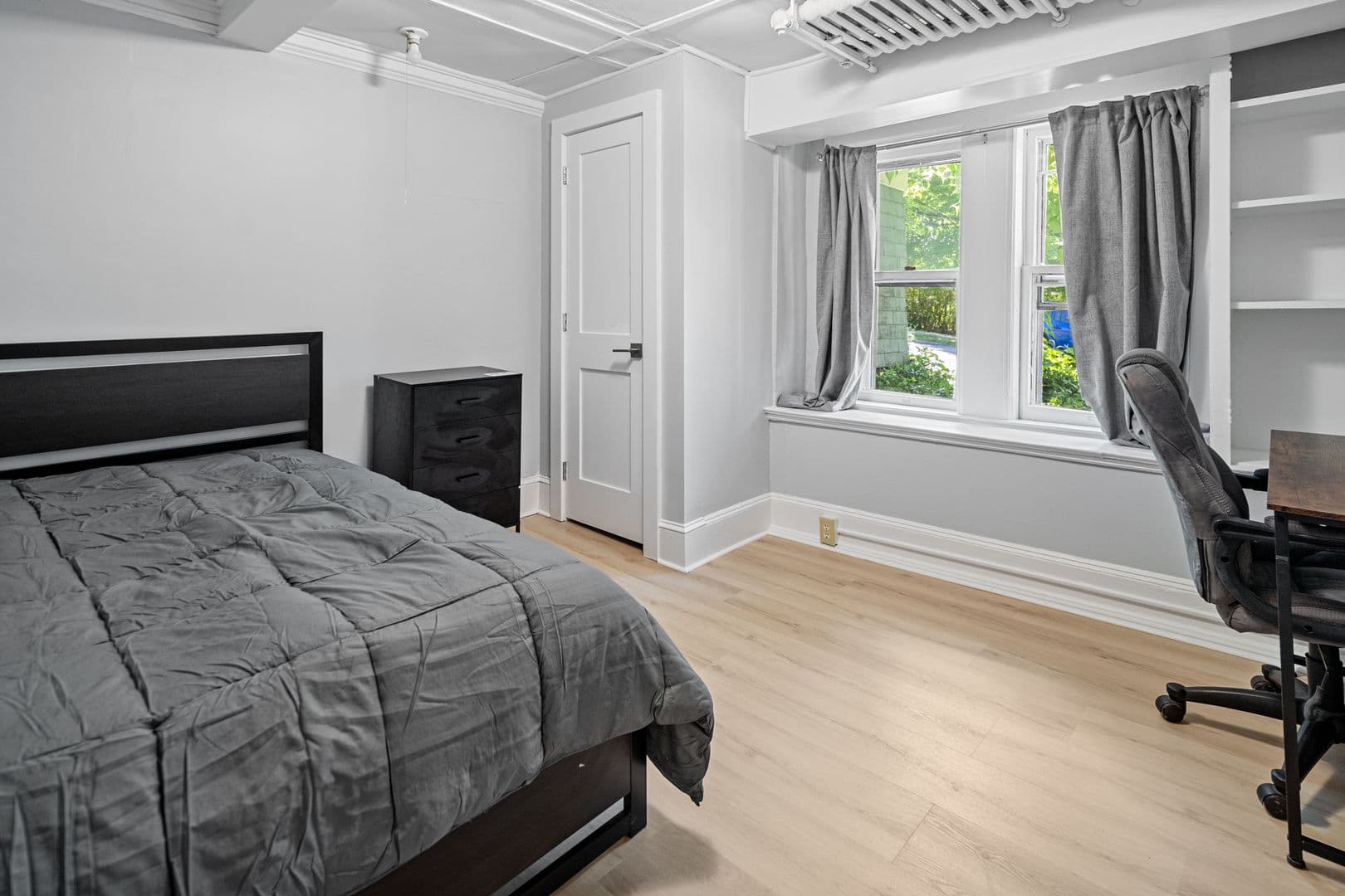 Ithaca Apartment: 202 Stewart Ave