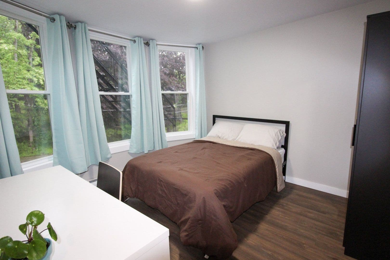 Ithaca Apartment: 522 Stewart Ave