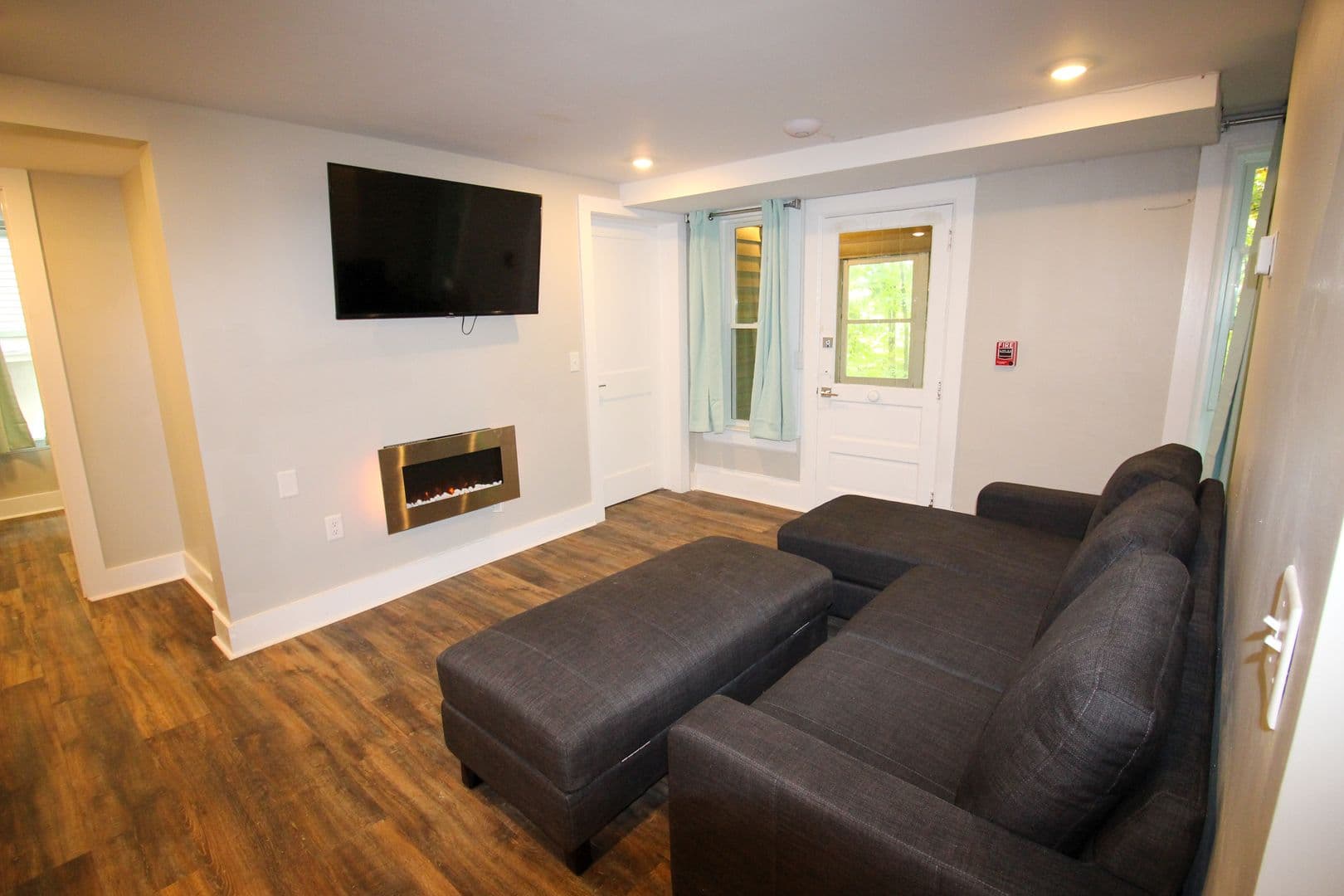 Ithaca Apartment: 522 Stewart Ave