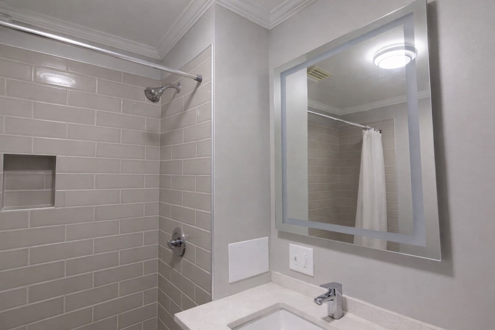 Ithaca Apartment: 609 E State St
