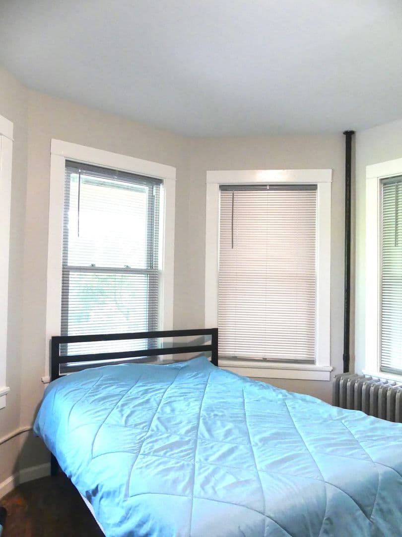 Ithaca Apartment: 609 E State St