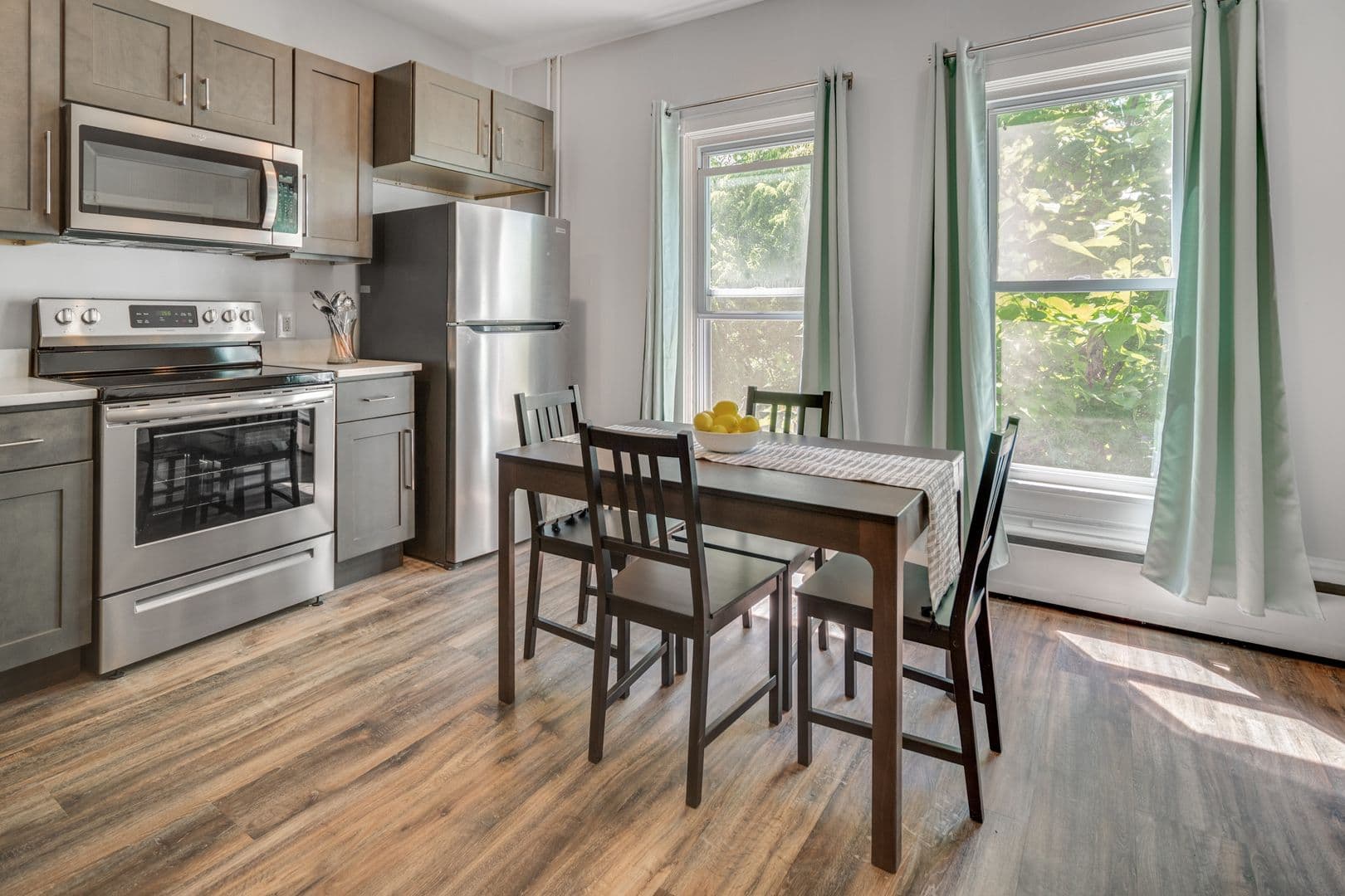 Ithaca Apartment: 601 E State St