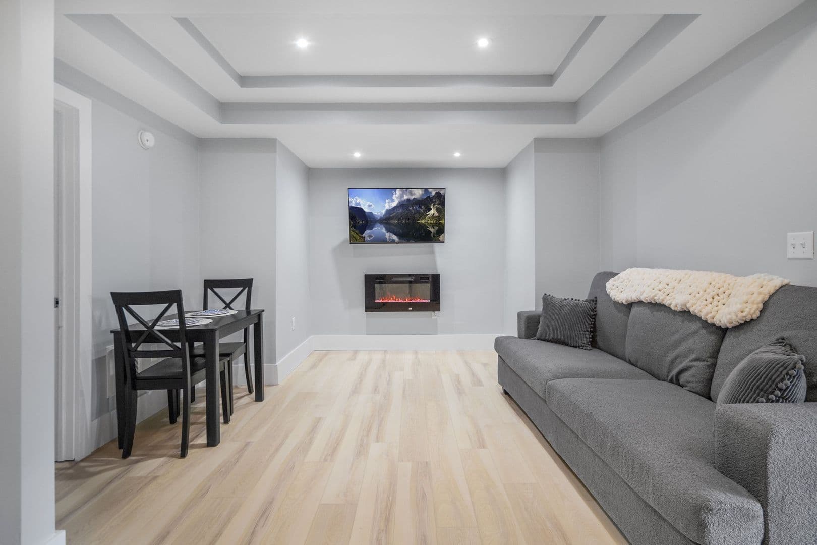 Ithaca Apartment: 104 Harvard Pl