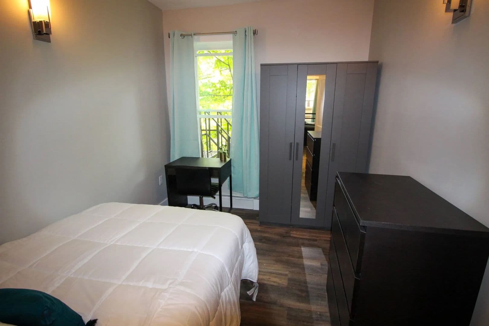 Ithaca Apartment: 522 Stewart Ave