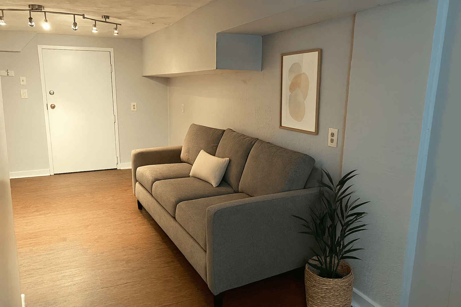 Ithaca Apartment: 1002 N. Aurora St.