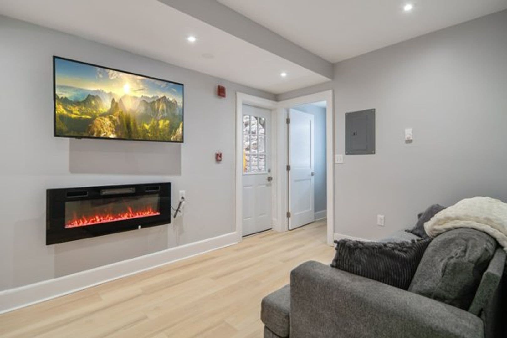 Ithaca Apartment: 504 Stewart Ave