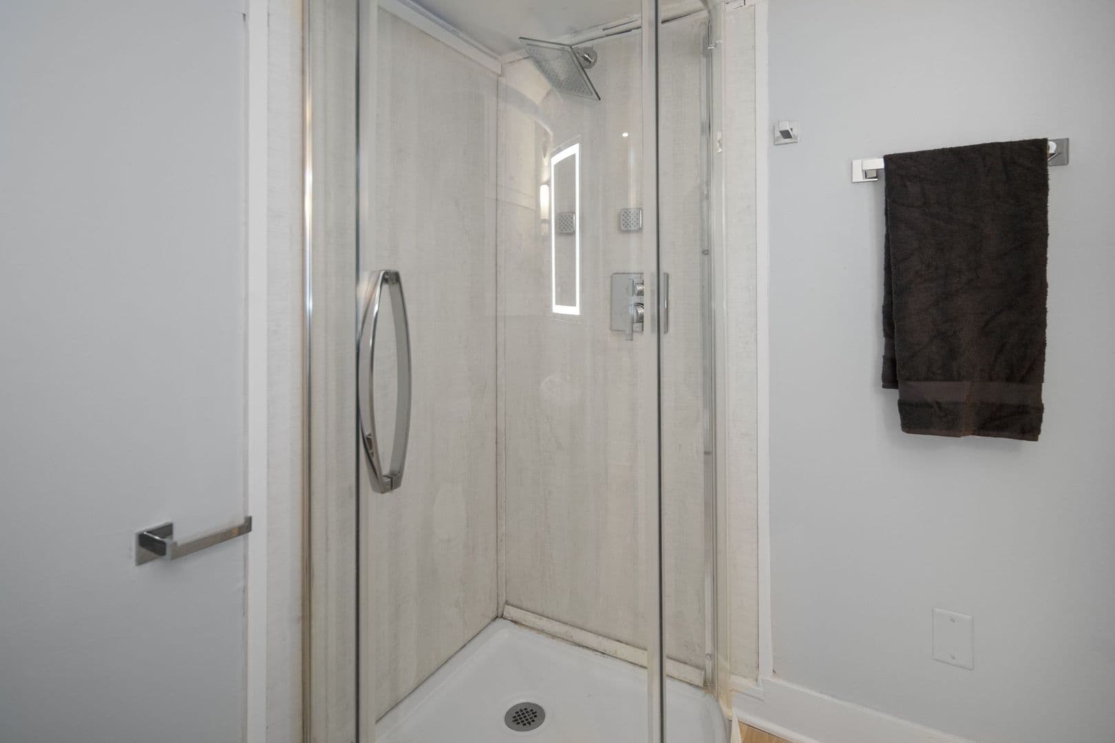 Ithaca Apartment: 104 Harvard Pl