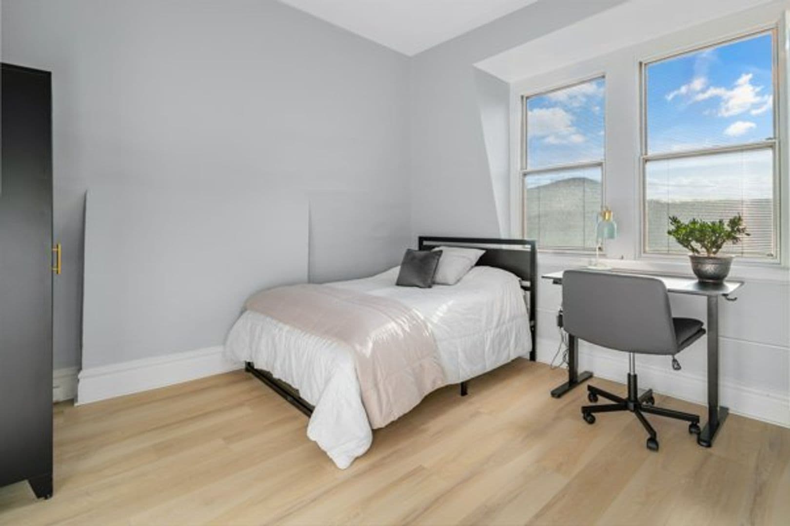 Ithaca Apartment: 702 E State St