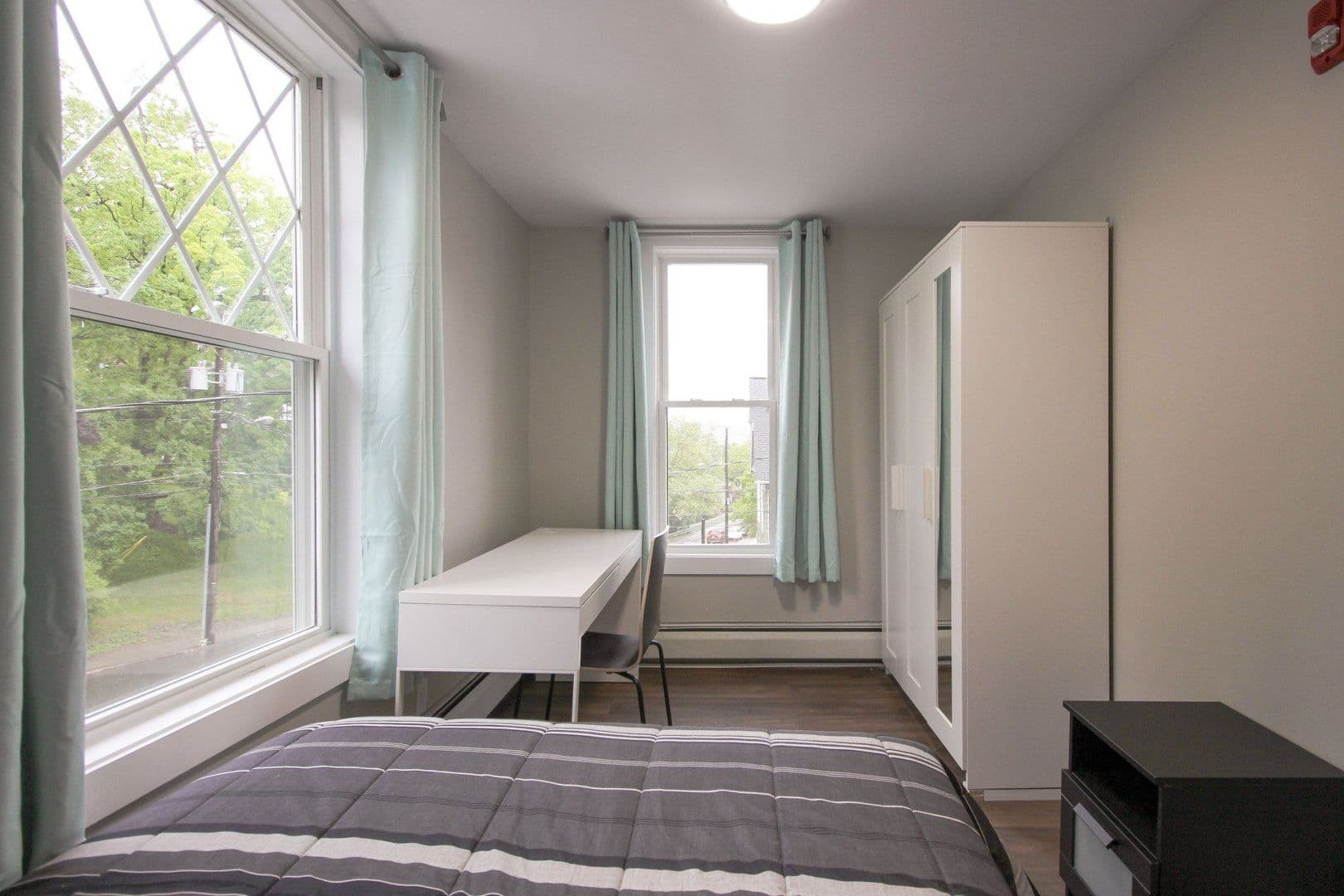 Ithaca Apartment: 522 Stewart Ave