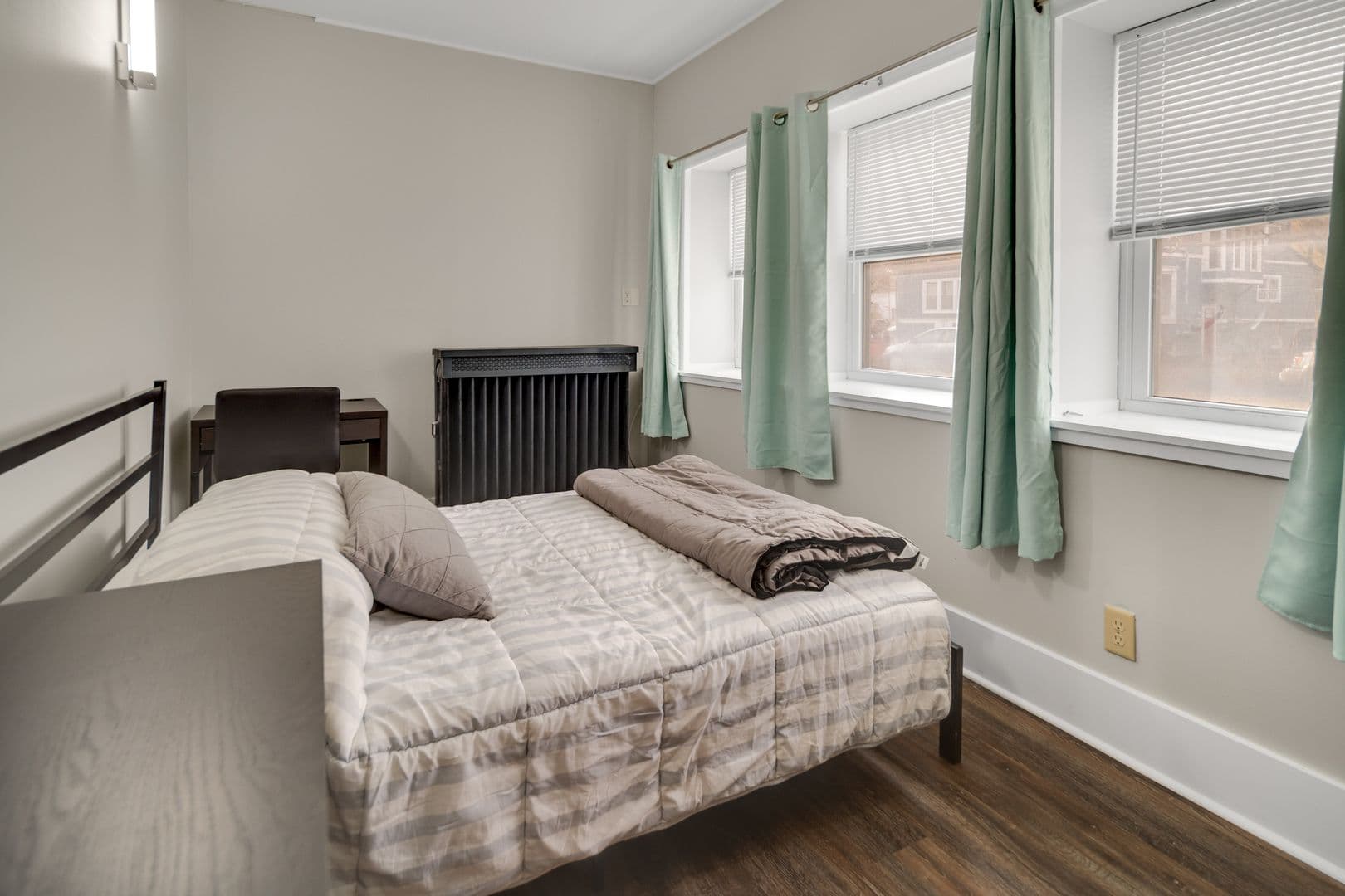 Ithaca Apartment: 1005 - 1007 N Aurora St