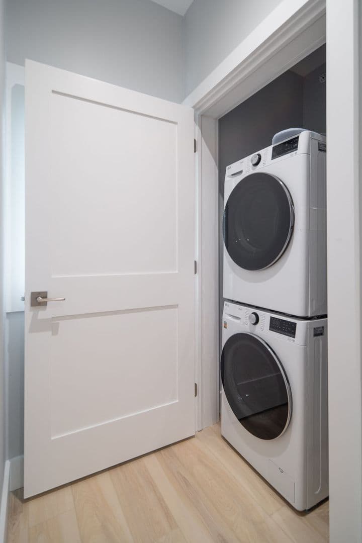Ithaca Apartment: 601 E State St
