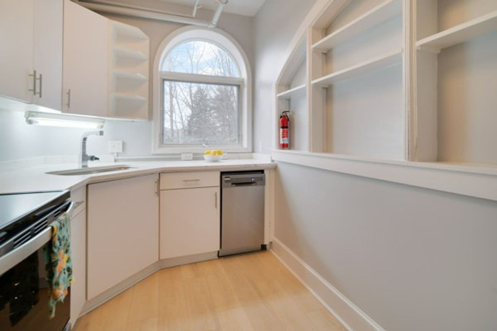 Ithaca Apartment: 504 Stewart Ave