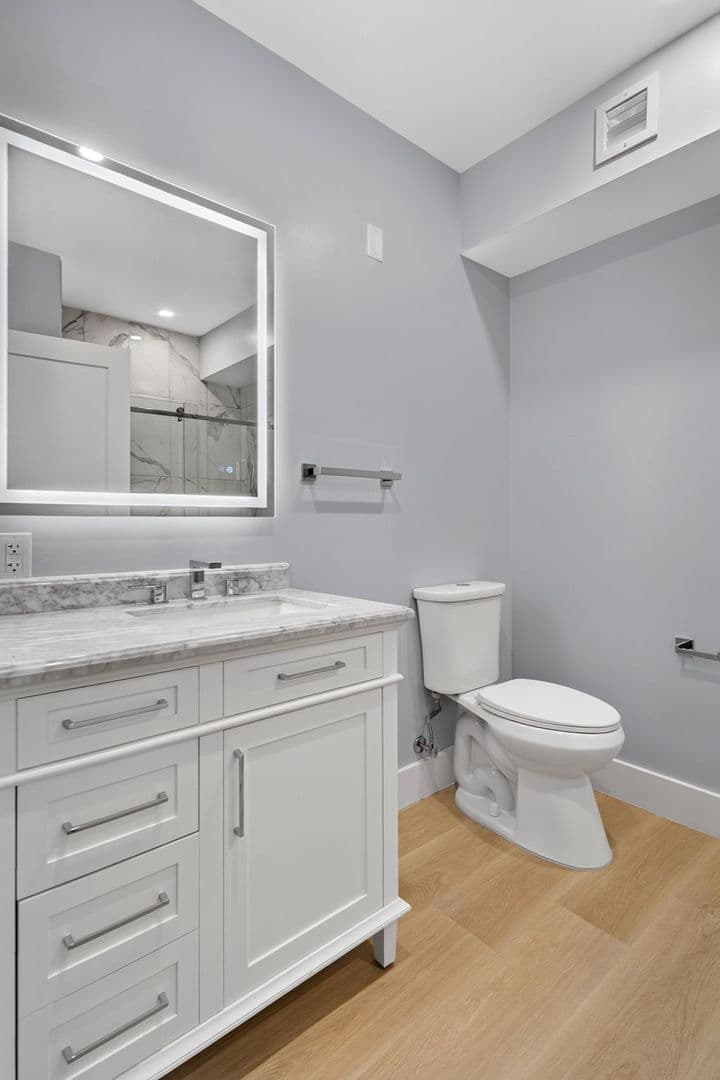 Ithaca Apartment: 201 Oak Avenue