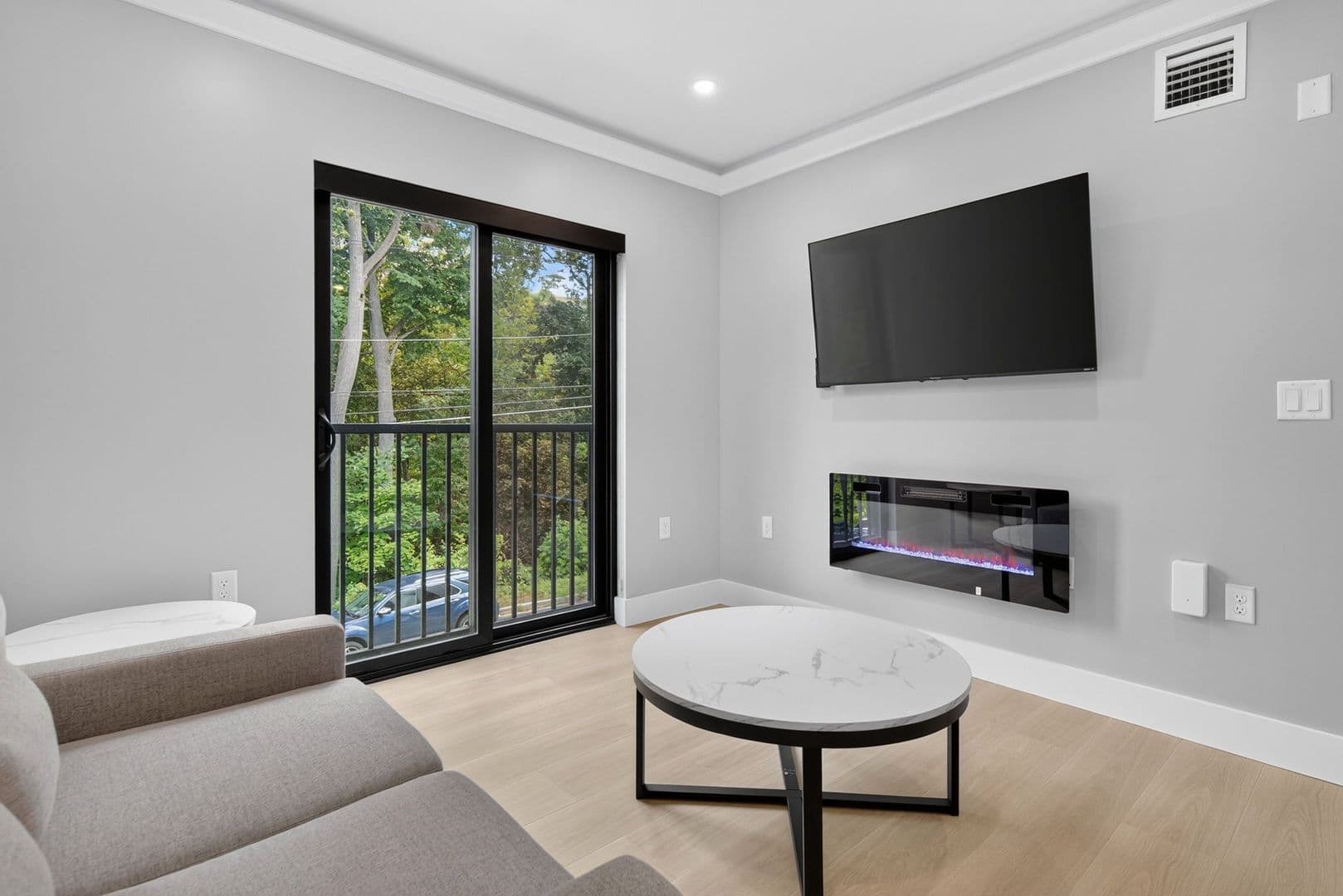 Ithaca Apartment: 201 Oak Avenue