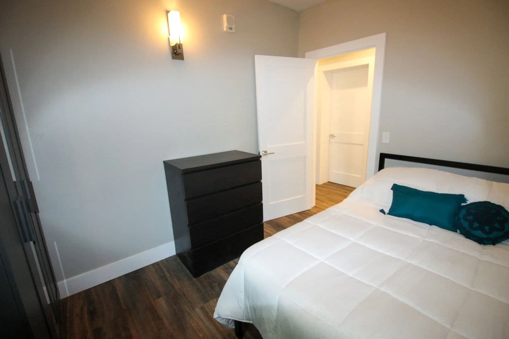 Ithaca Apartment: 522 Stewart Ave