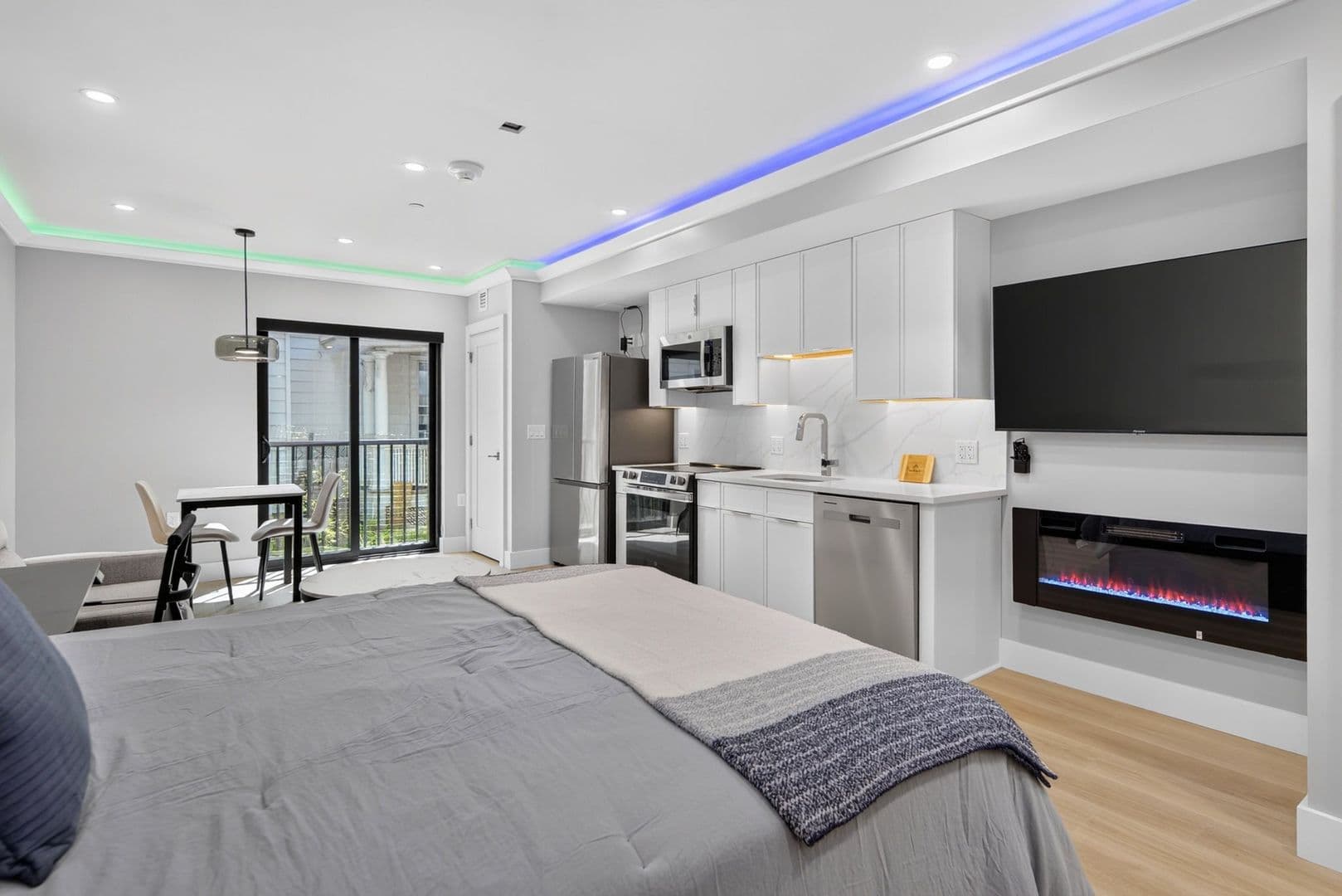 Ithaca Apartment: 201 Oak Avenue