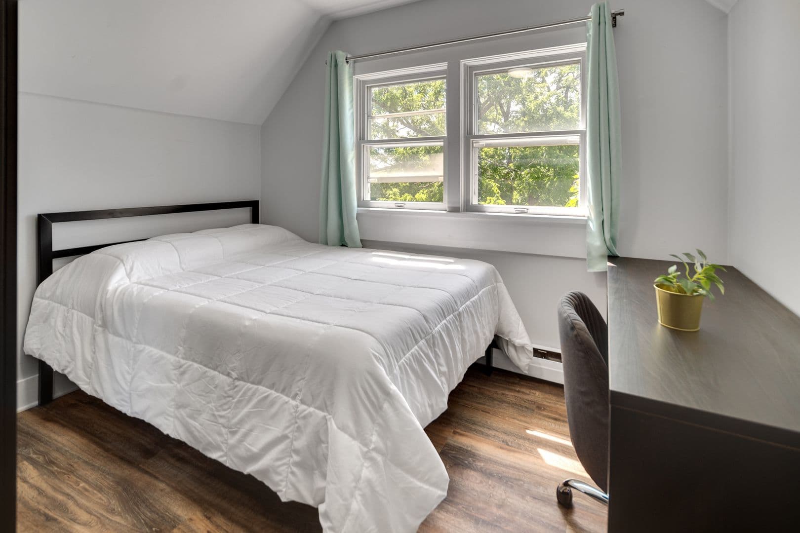 Ithaca Apartment: 601 E State St