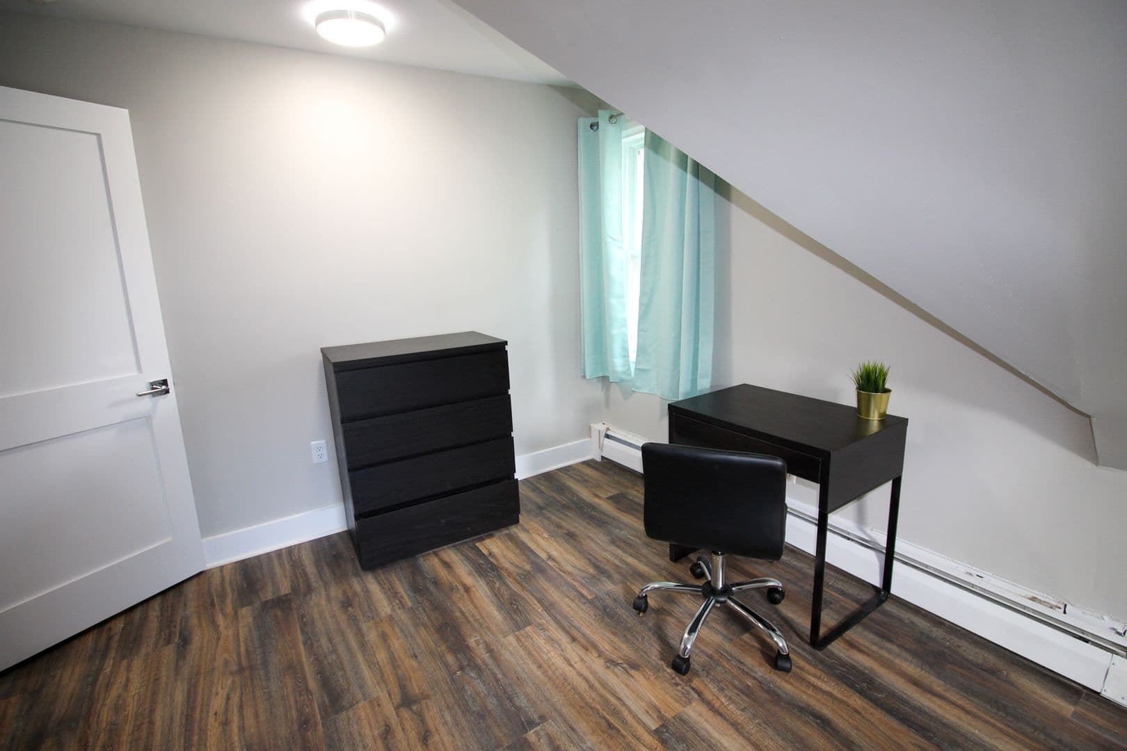 Ithaca Apartment: 522 Stewart Ave