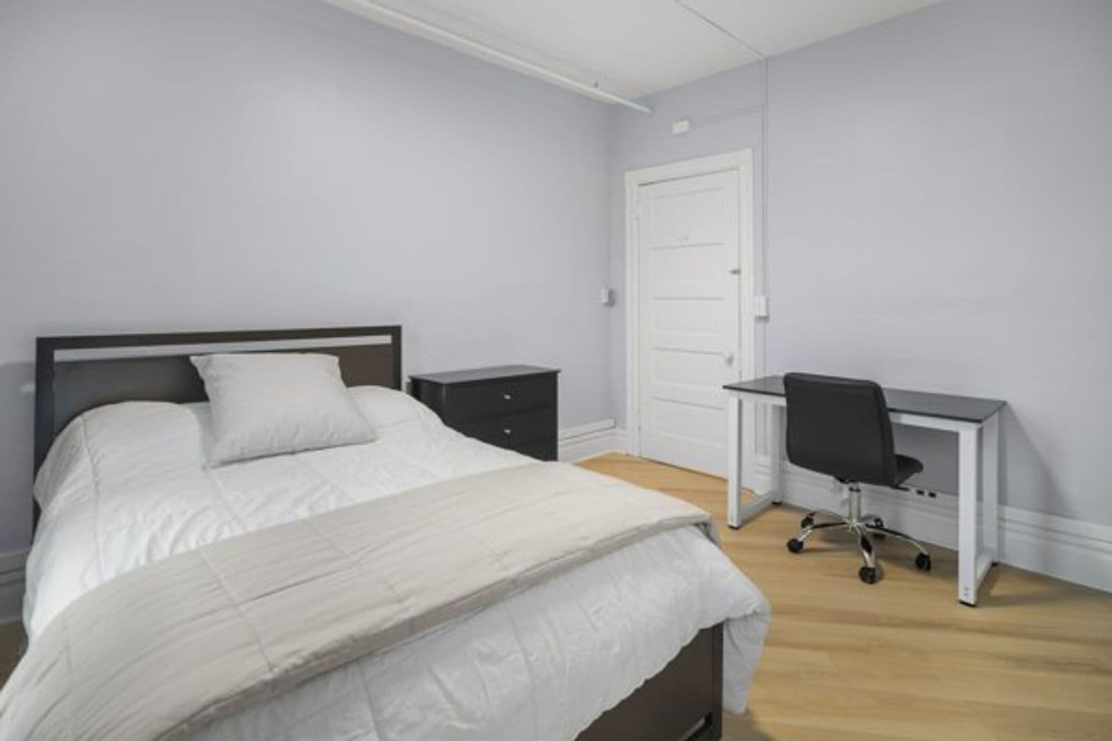 Ithaca Apartment: 702 E State St