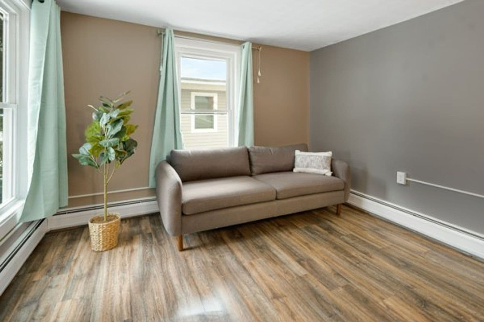 Ithaca Apartment: 518 Linn St