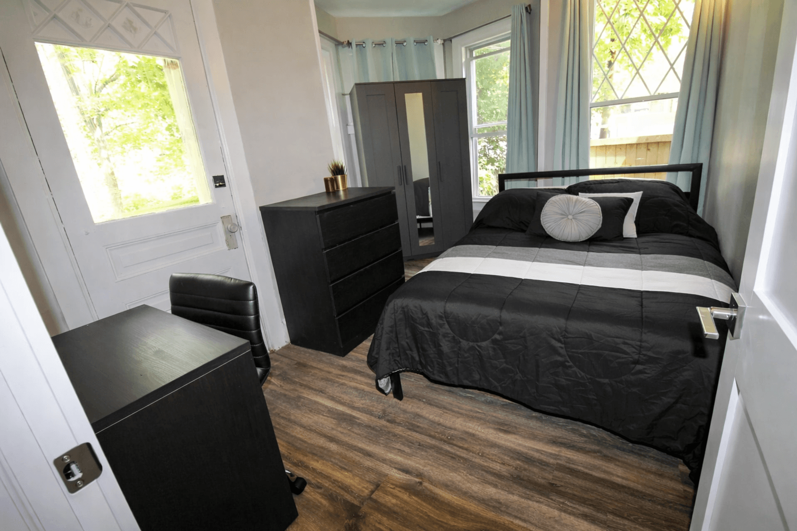 Ithaca Apartment: 522 Stewart Ave